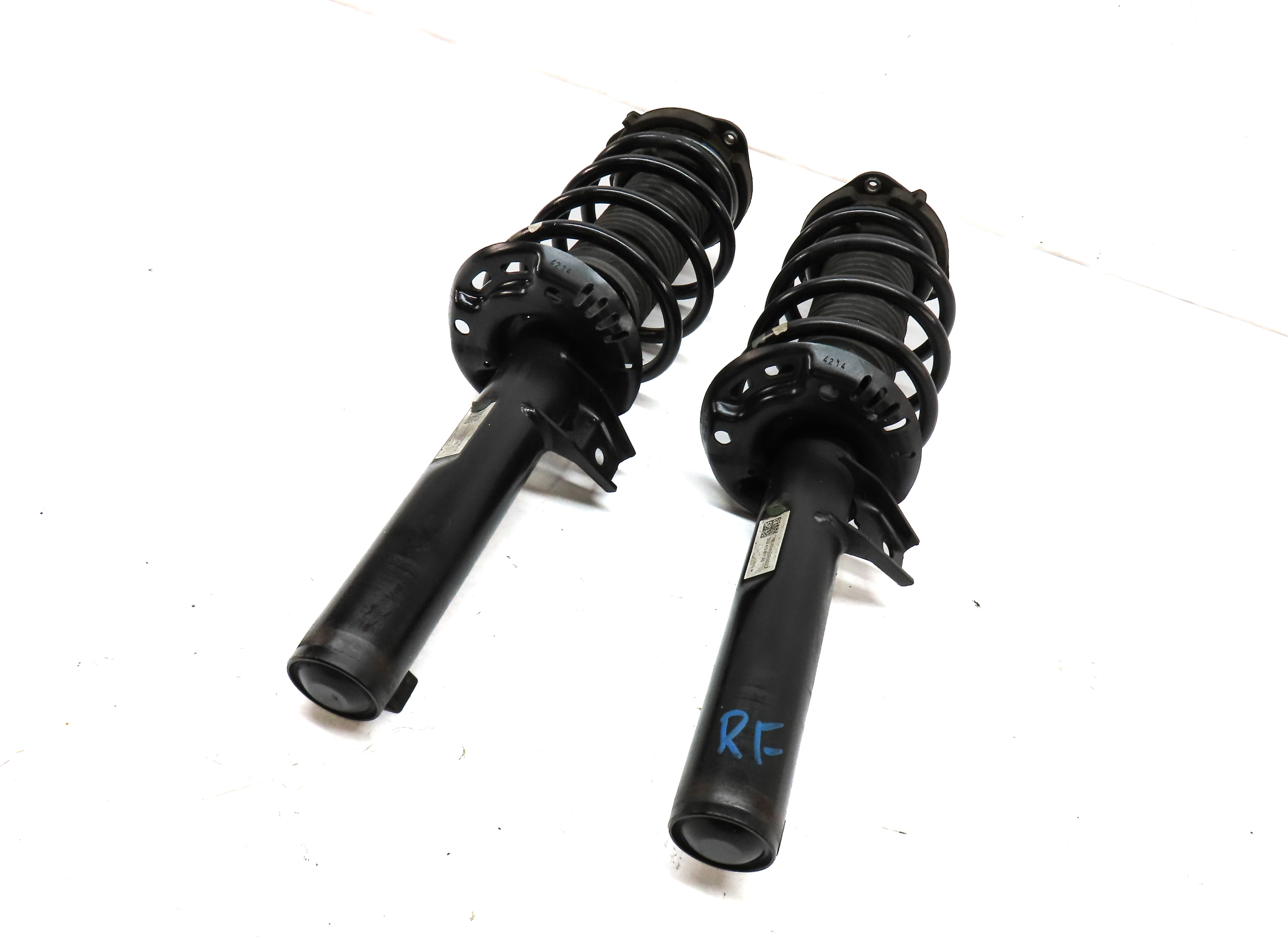 2015-2018 AUDI Q3 (8U) FRONT LEFT & RIGHT STANDARD SUSPENSION SHOCK STRUT SET 2 — exact item pictured